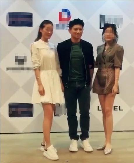 明星合影拒绝,揭秘明星合影背后的故事